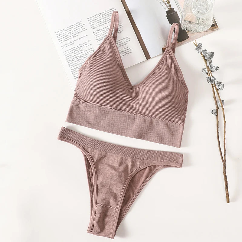 CowLost | product_id-seamless-wire-free-sports-bra-and-low-rise-brazilian-panty-set-for-women |17