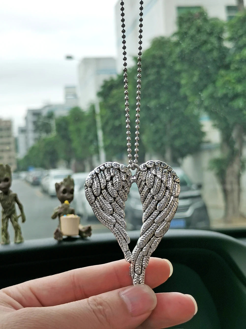 CowLost | decor-product_id-antique-silver-angel-wings-rearview-mirror-car-pendant-decoration |11