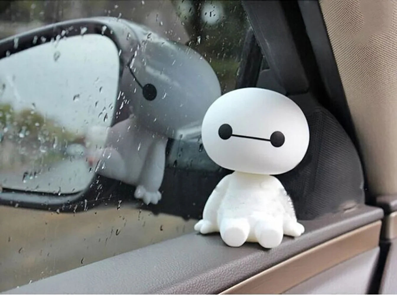 CowLost | product_id-baymax-cartoon-plastic-shaking-head-car-ornament-toy-decoration |6