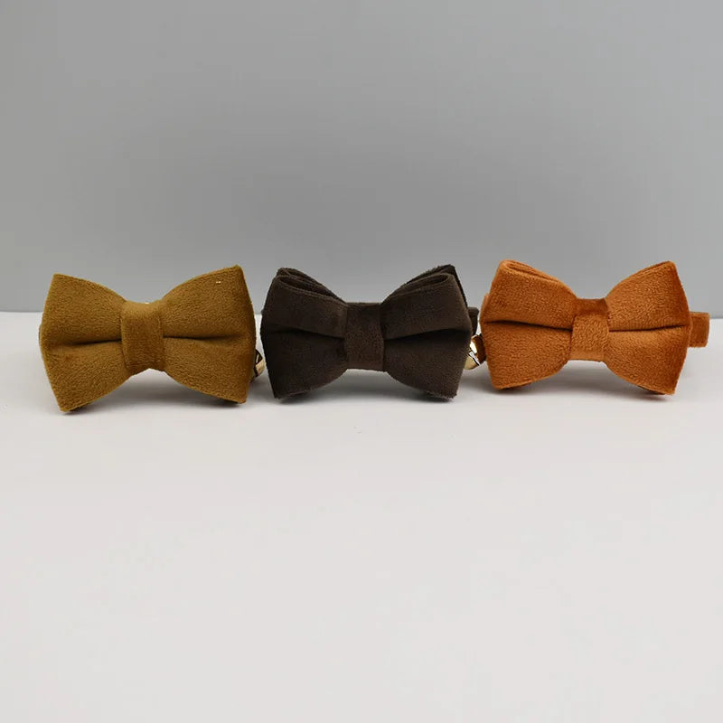 CowLost | neckties-personalized-luxury-velvet-cat-collar-with-bell-and-bow-tie |6