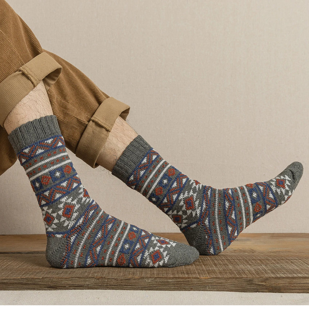 CowLost | sporting-goods-5-pairs-thick-warm-retro-style-socks-for-men-women |4