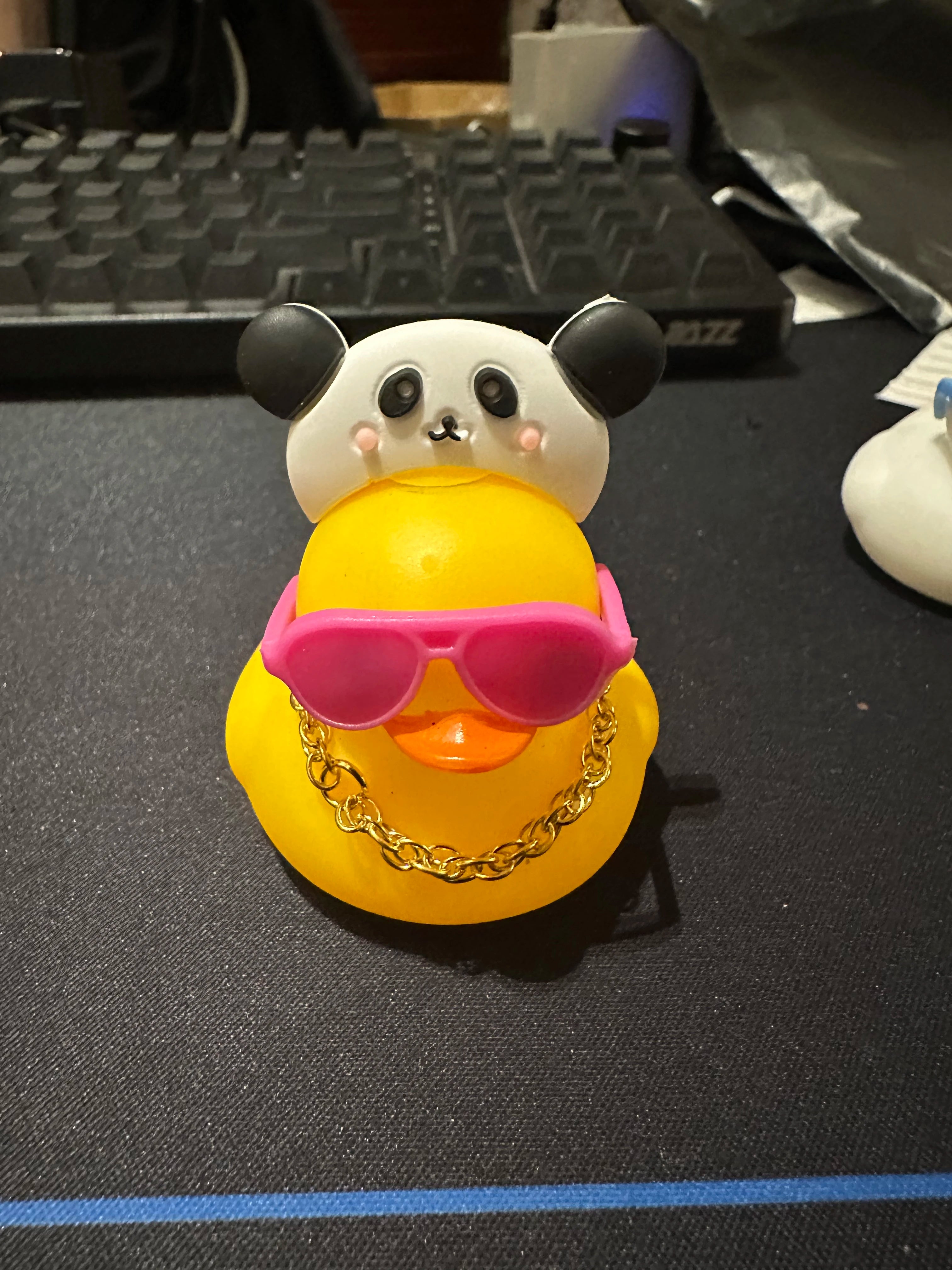 CowLost | product_id-yellow-rubber-duck-car-dashboard-ornament-with-mini-swim-ring-and-sun-hat-necklace |8