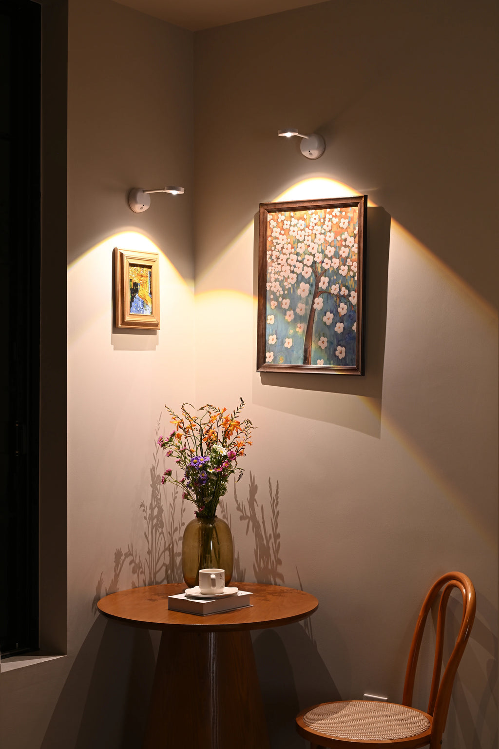 CowLost | product_id-usb-rechargeable-wireless-human-sensing-dimmable-rgb-led-wall-spotlight-for-paintings |14