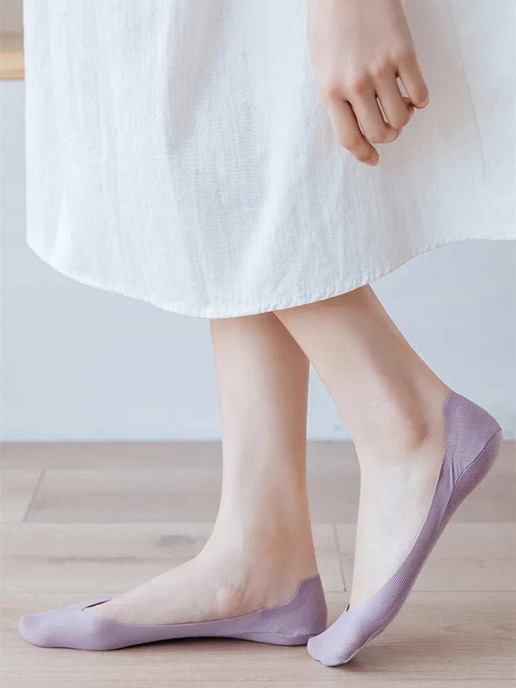 CowLost | product_id-4-pairs-women-s-summer-ice-silk-anti-slip-invisible-short-socks-solid-color |16