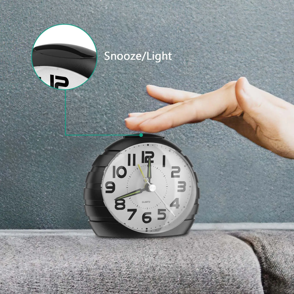 ORIA Silent Analog Alarm Clock Large Dial with Night Light and Snooze Function