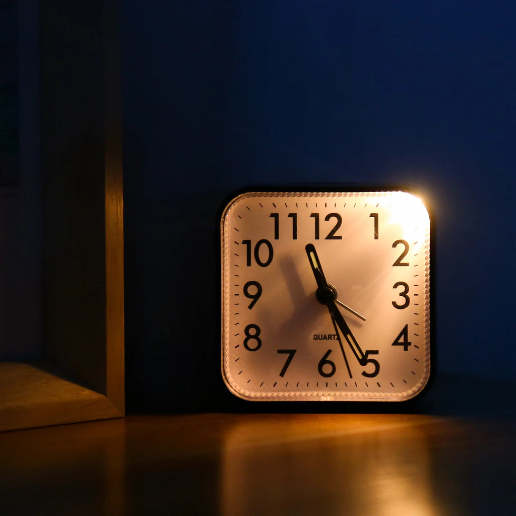 ORIA Analog Mechanical Alarm Clock Small Portable Bedside Desk Clock 4 Colors