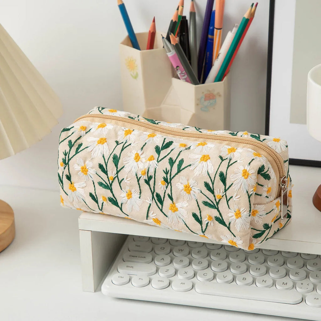 CowLost | floral-embroidery-women-cosmetic-bag |17
