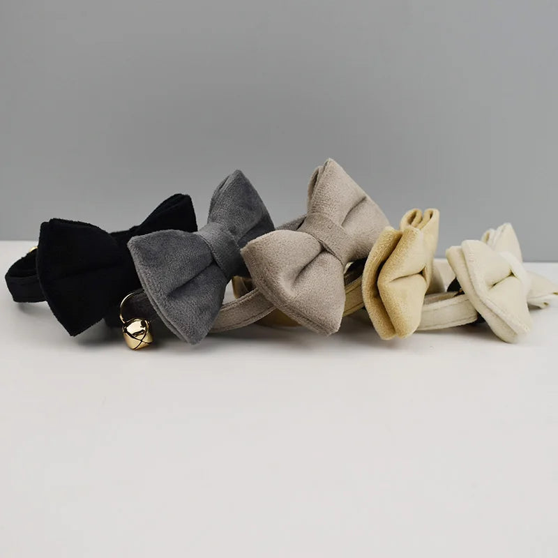 CowLost | neckties-personalized-luxury-velvet-cat-collar-with-bell-and-bow-tie |4