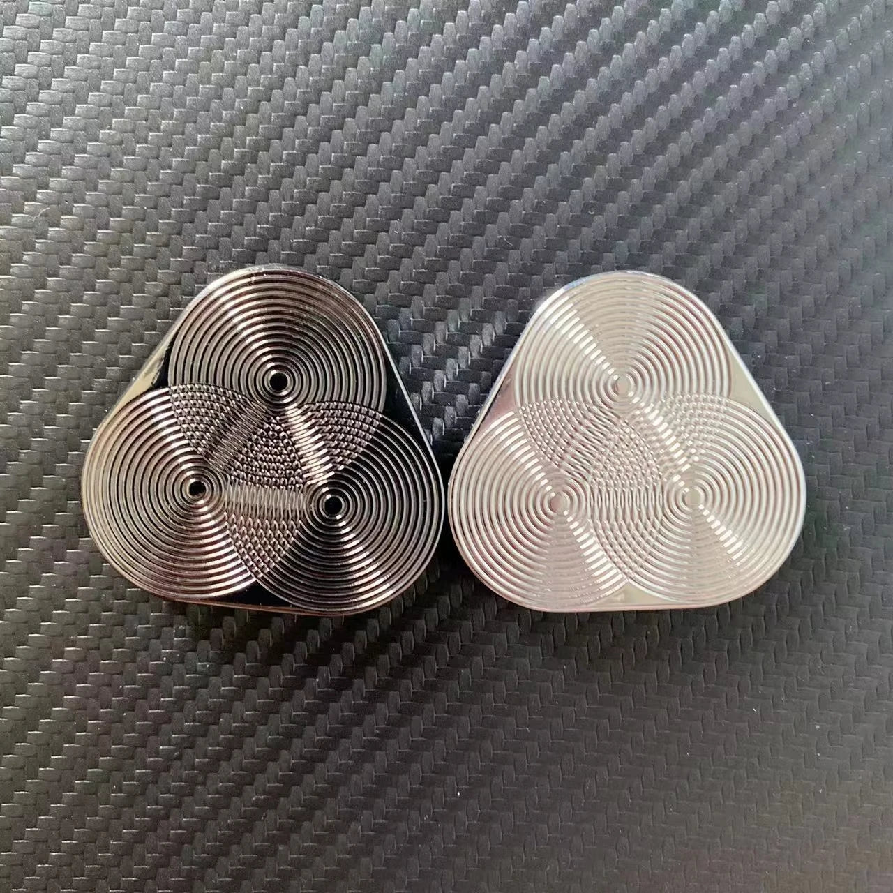 CowLost | product_id-triangle-magnetic-metal-fidget-slider-edc-finger-push-toy-for-stress-relief |5