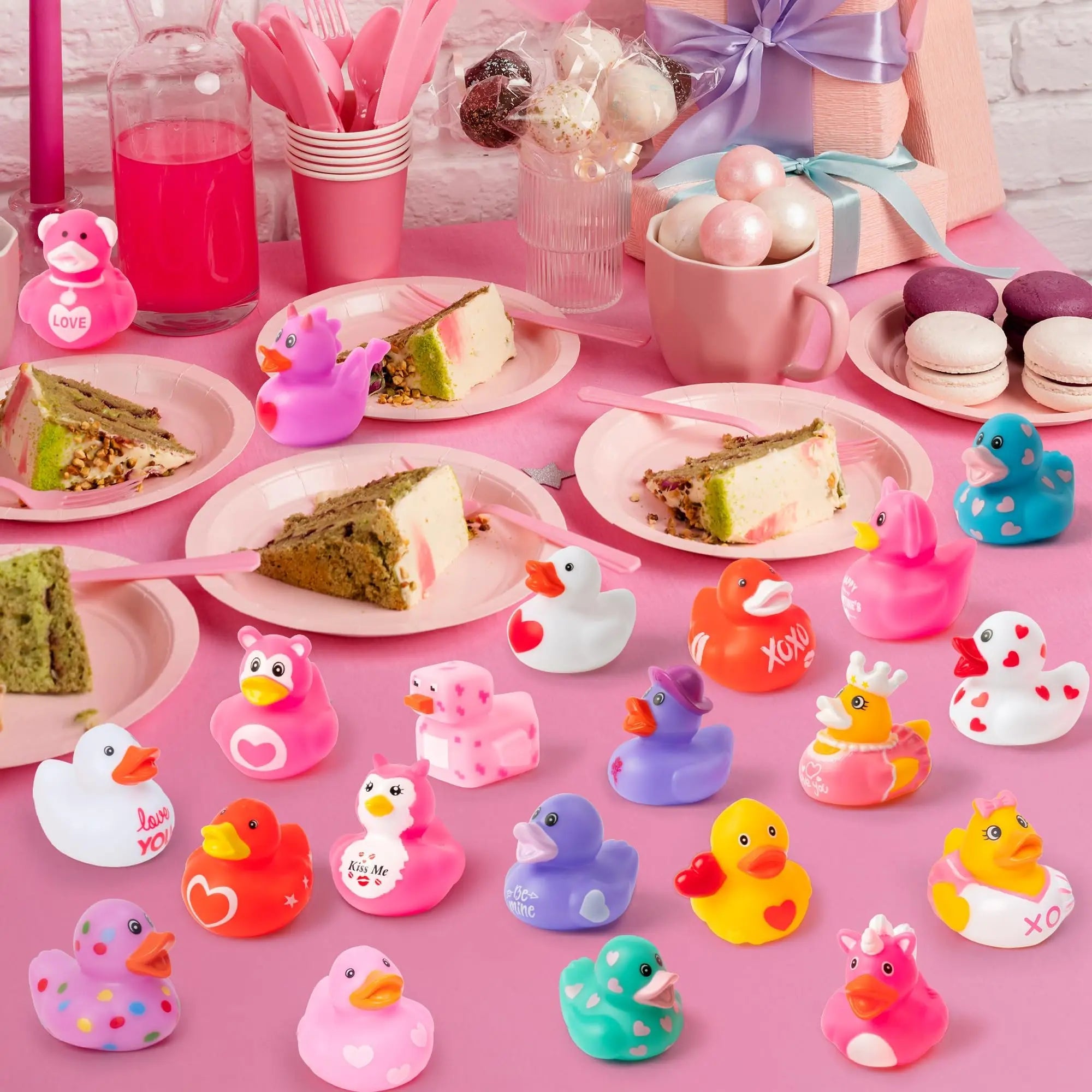 CowLost | product_id-6-12-24pcs-valentines-mini-rubber-duck-bath-toys-for-kids-2-16 |4
