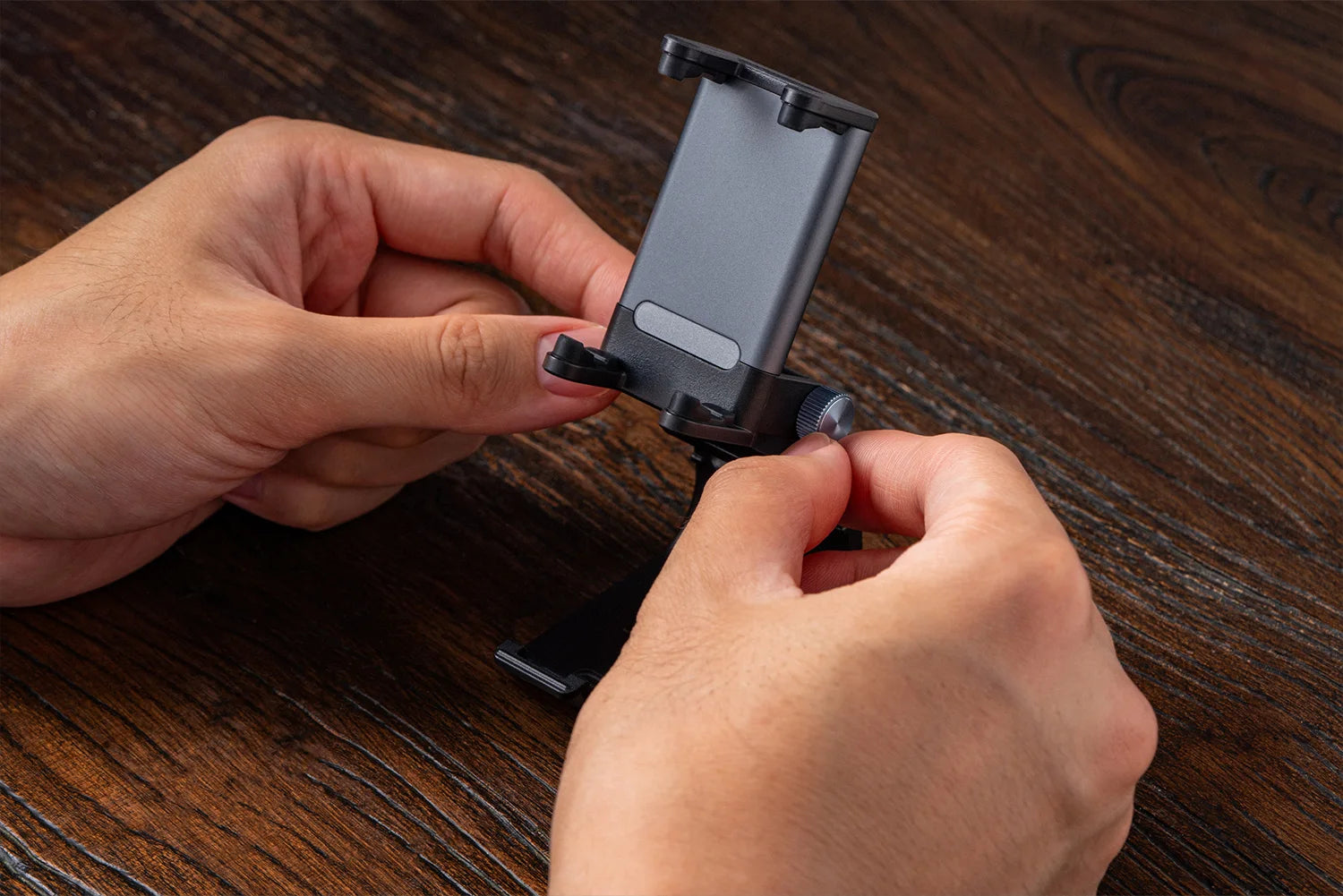 CowLost | 8bitdo-mobile-phone-holder-gaming-clip-stand-for-xbox-xbox-elite |18