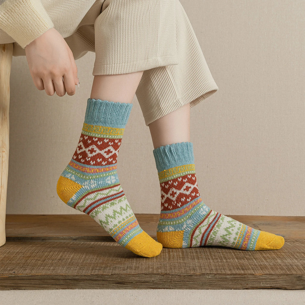 CowLost | sporting-goods-5-pairs-winter-thick-warm-women-vintage-socks |3
