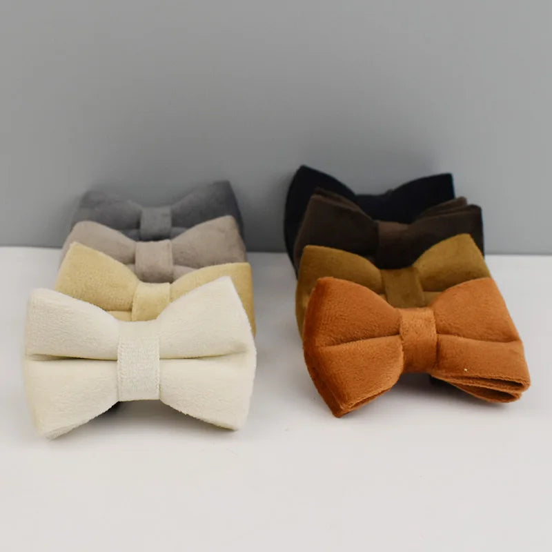 CowLost | neckties-personalized-luxury-velvet-cat-collar-with-bell-and-bow-tie |3