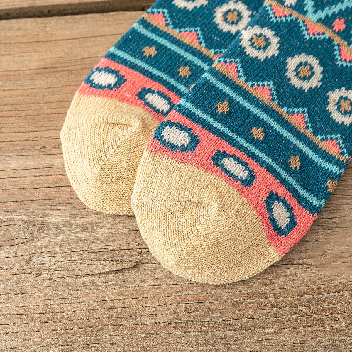 CowLost | sporting-goods-5-pairs-thick-winter-warm-unisex-socks-retro-style |11