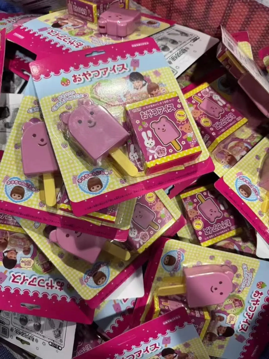 CowLost | product_id-ice-cream-feeding-toys-for-role-play-and-early-education-strawberry-pudding-toy |6