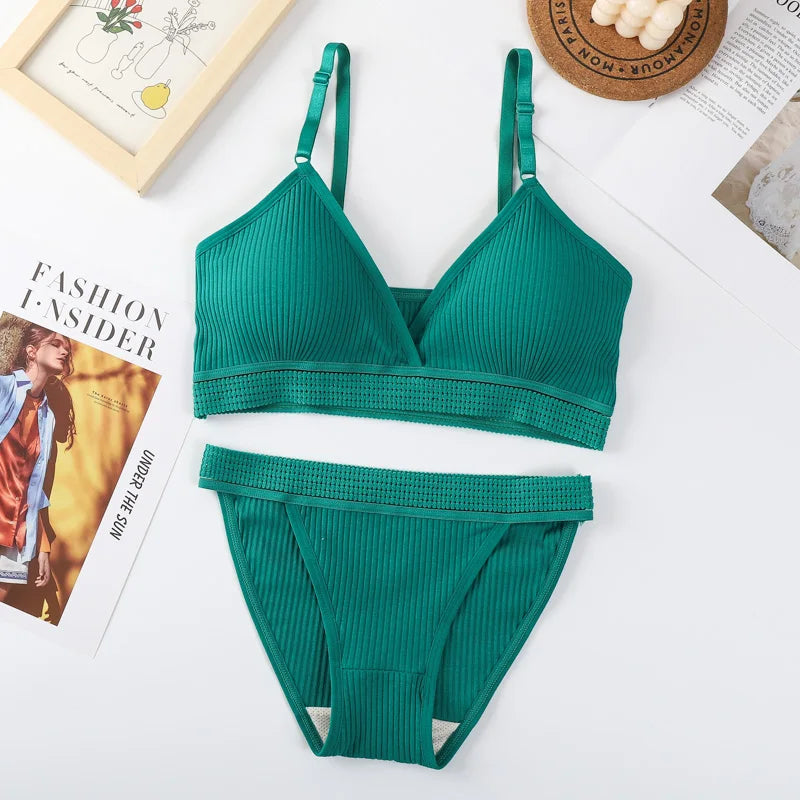CowLost | product_id-women-s-wire-free-v-neck-push-up-bra-and-low-rise-brief-set |12