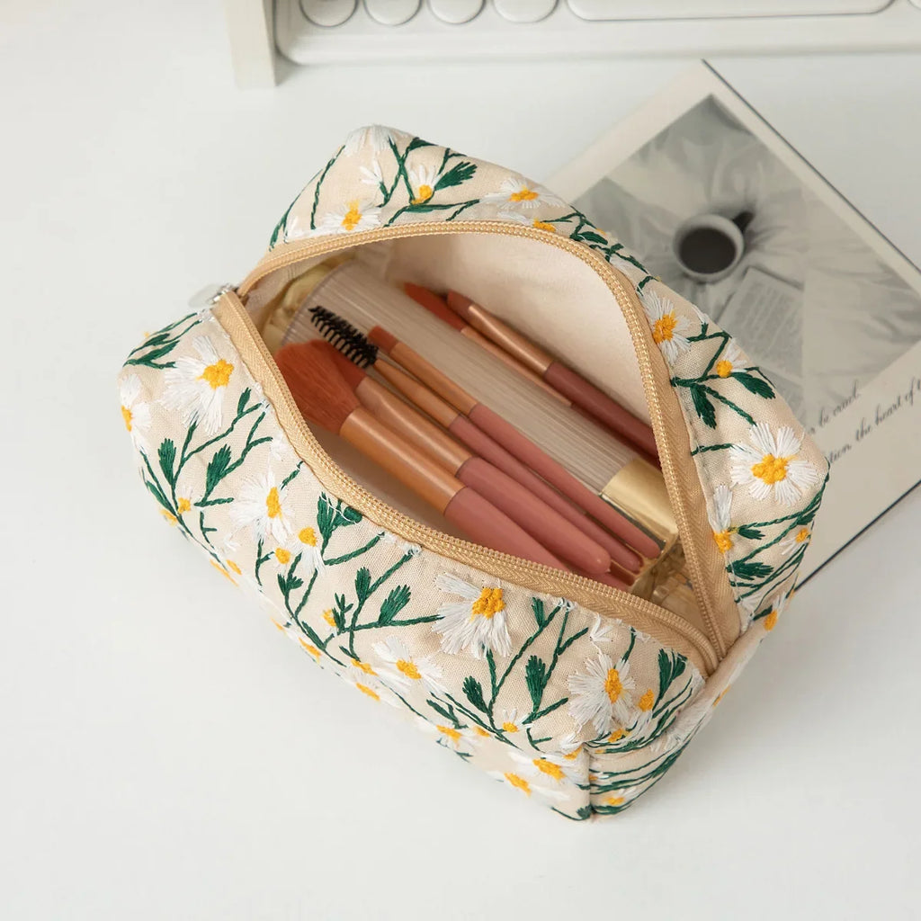 CowLost | floral-embroidery-women-cosmetic-bag |14