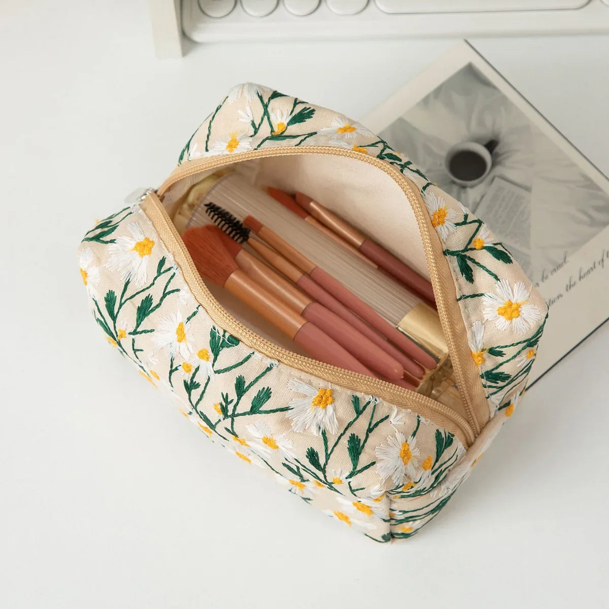 CowLost | floral-embroidery-women-cosmetic-bag |14