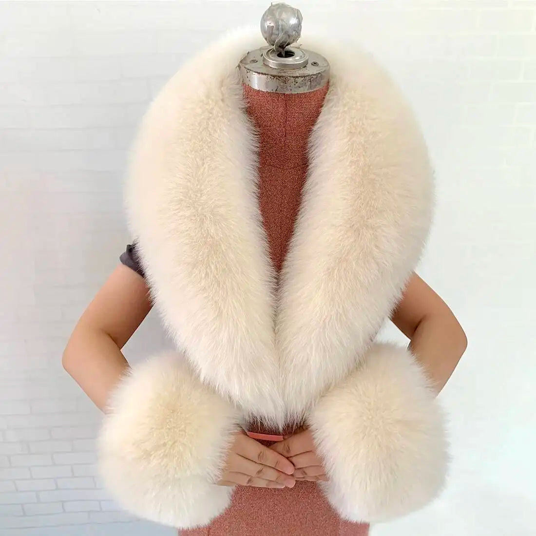 CowLost | winter-natural-fox-fur-scarf-and-cuff-set |56
