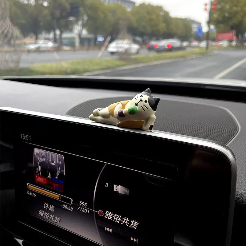 CowLost | decor-product_id-healing-kitten-resin-car-dashboard-ornament-decorative-cat-figure |15