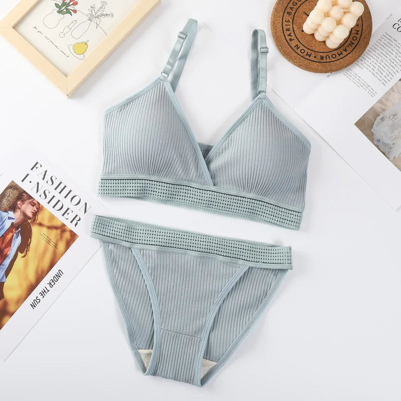 CowLost | product_id-women-s-wire-free-v-neck-push-up-bra-and-low-rise-brief-set |2
