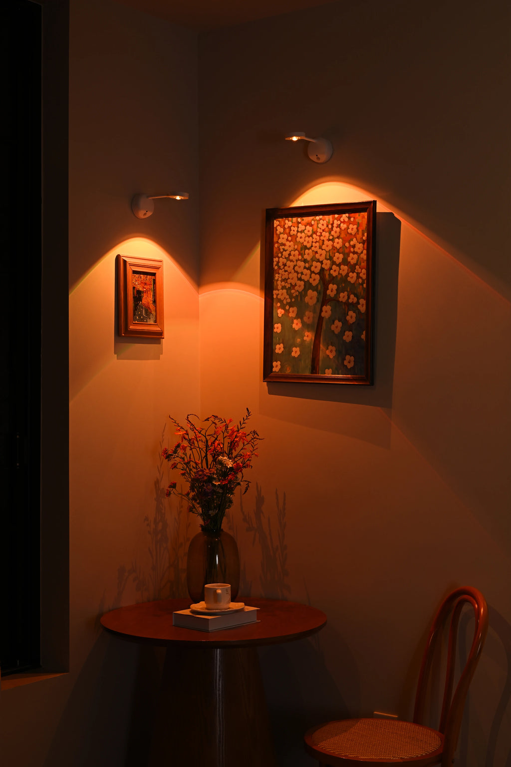 CowLost | product_id-usb-rechargeable-wireless-dimmable-rgb-led-wall-spotlight-with-human-sensor-for-paintings |20