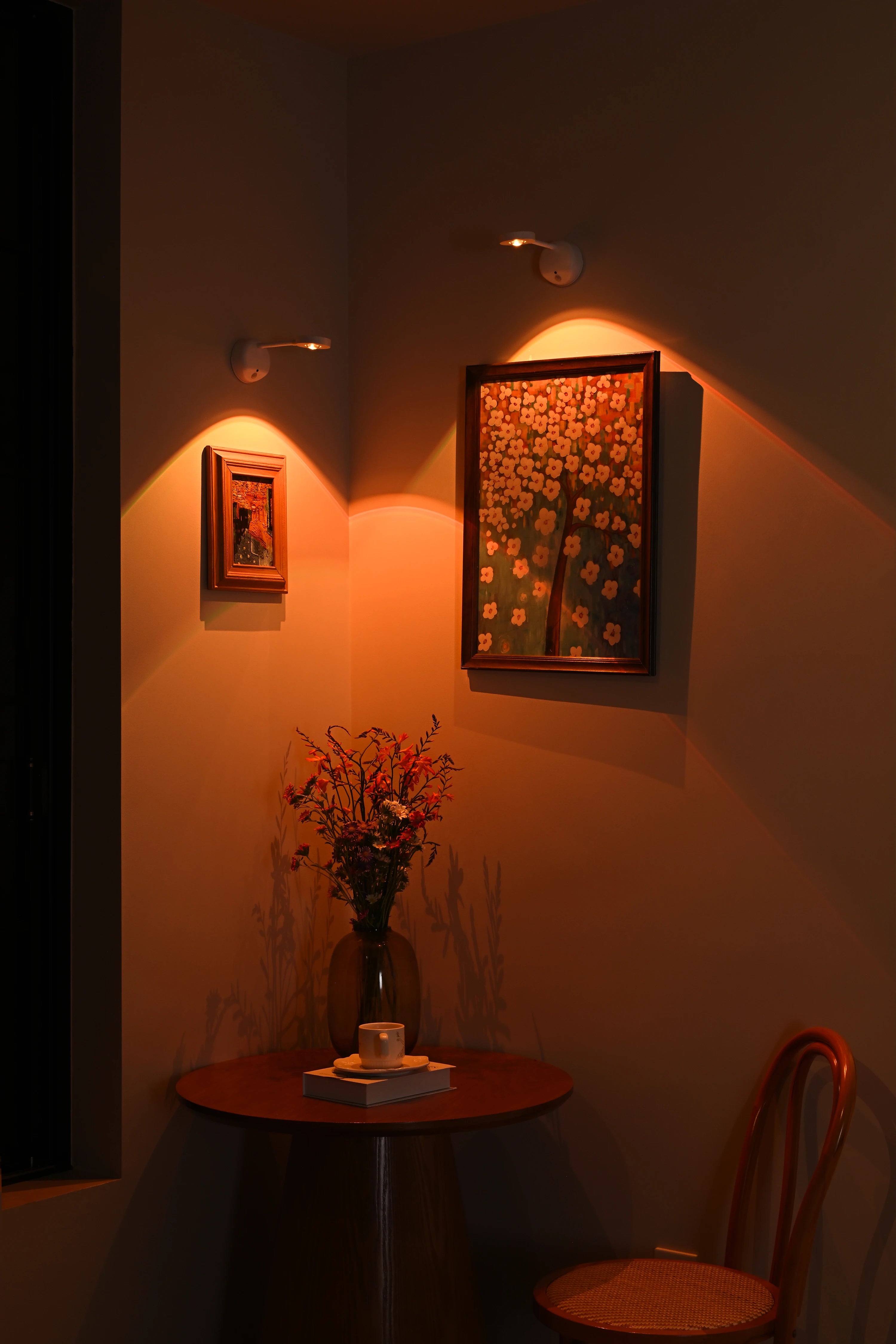 CowLost | product_id-usb-rechargeable-wireless-dimmable-rgb-led-wall-spotlight-with-human-sensor-for-paintings |20