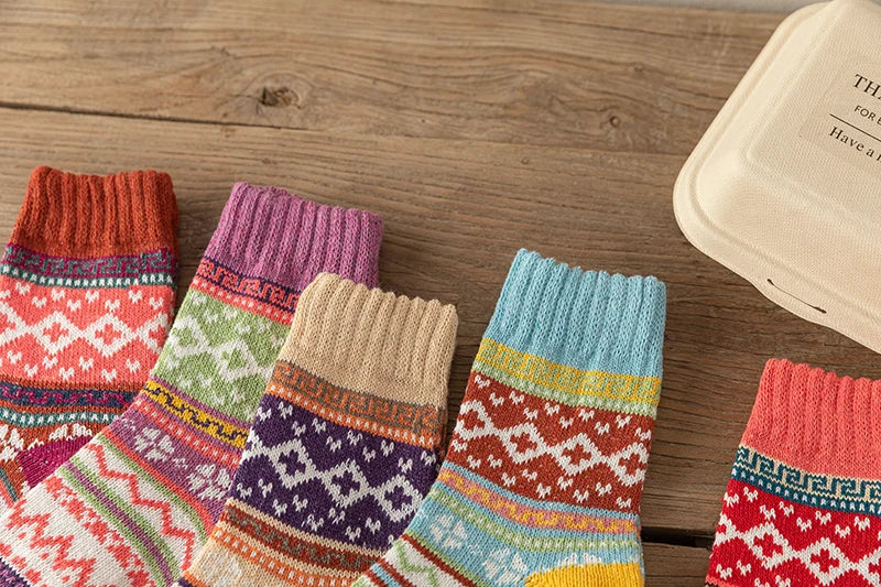 CowLost | sporting-goods-5-pairs-winter-thick-warm-women-vintage-socks |17