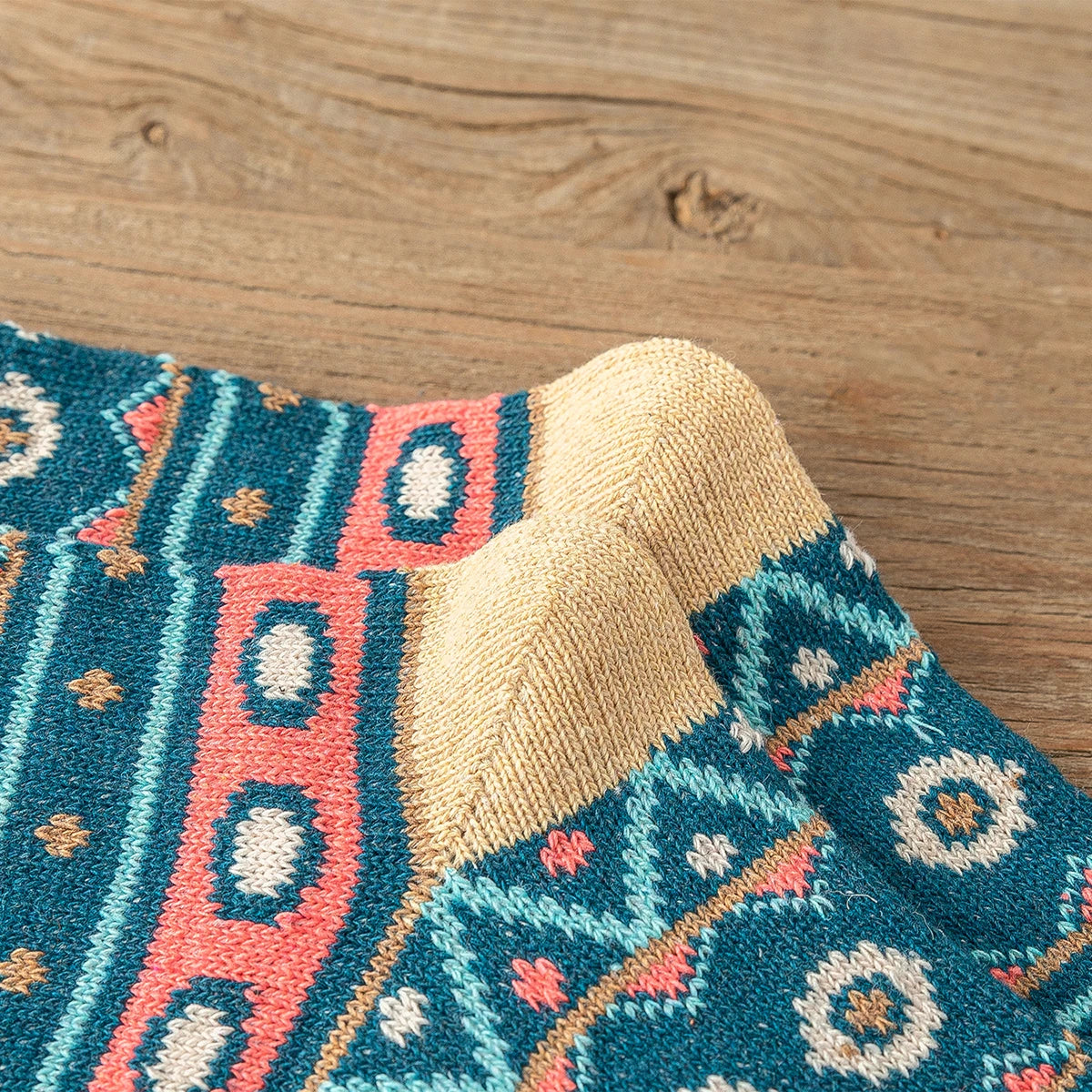 CowLost | sporting-goods-5-pairs-thick-winter-warm-unisex-socks-retro-style |12