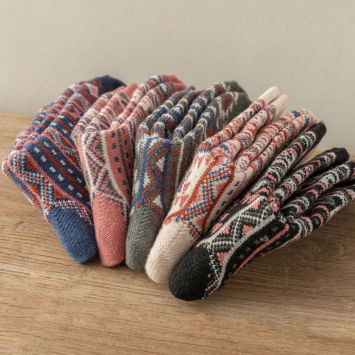 CowLost | sporting-goods-5-pairs-thick-warm-retro-style-socks-for-men-women |3