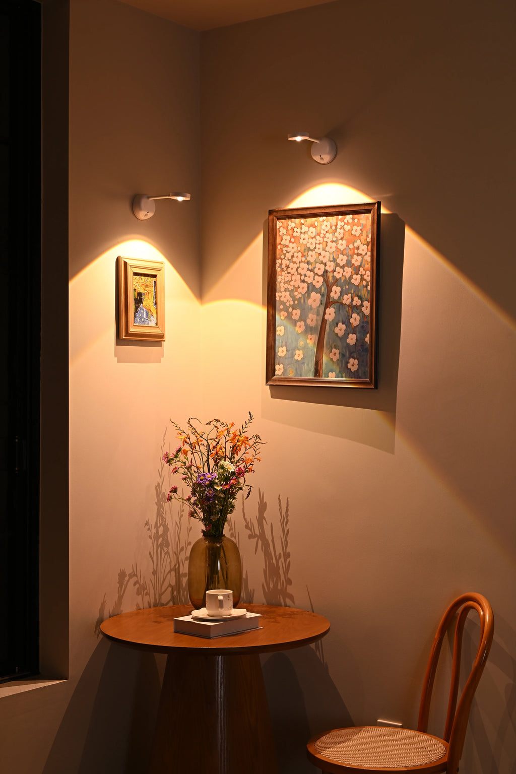 CowLost | product_id-usb-rechargeable-wireless-human-sensing-dimmable-rgb-led-wall-spotlight-for-paintings |15