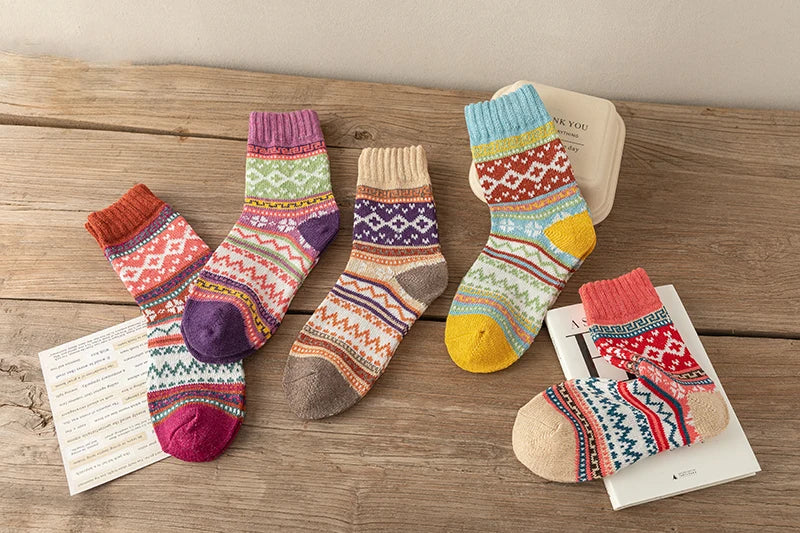 CowLost | sporting-goods-5-pairs-winter-thick-warm-women-vintage-socks |18