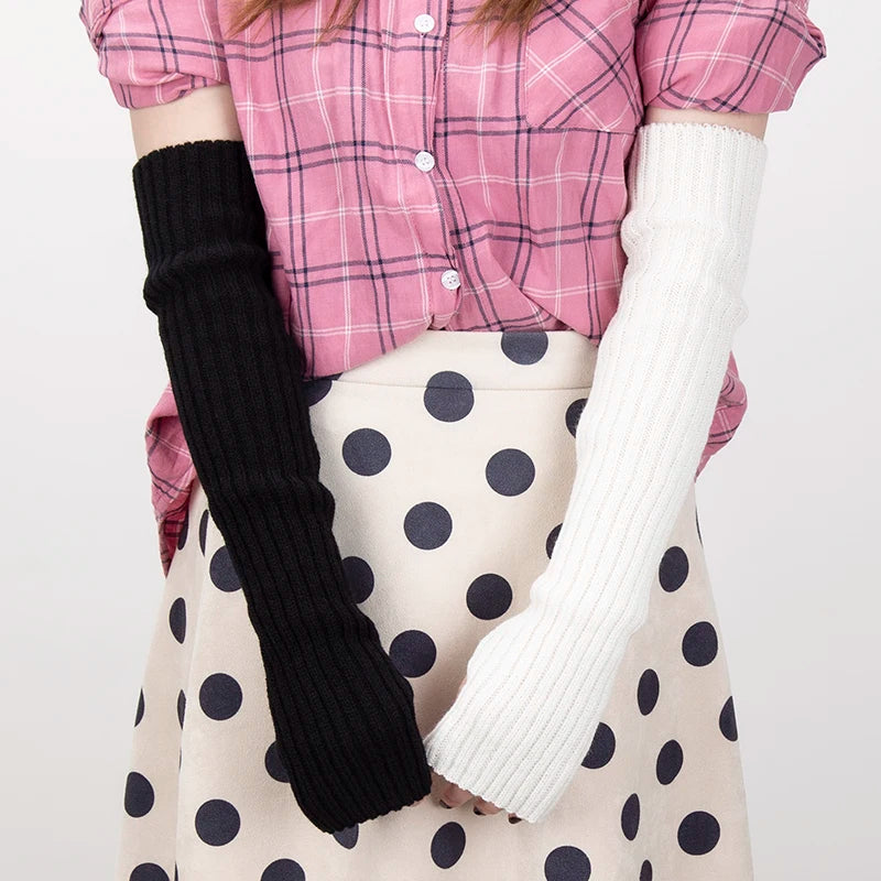 CowLost | activewear-pants-women-long-fingerless-knit-gloves |7