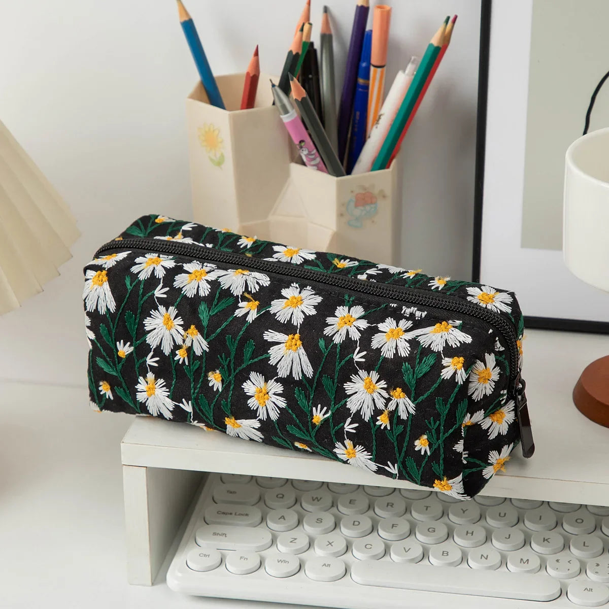 CowLost | floral-embroidery-women-cosmetic-bag |18