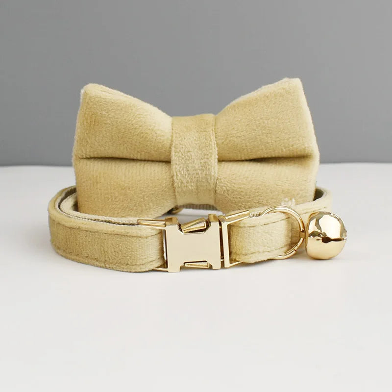 CowLost | neckties-personalized-luxury-velvet-cat-collar-with-bell-and-bow-tie |9