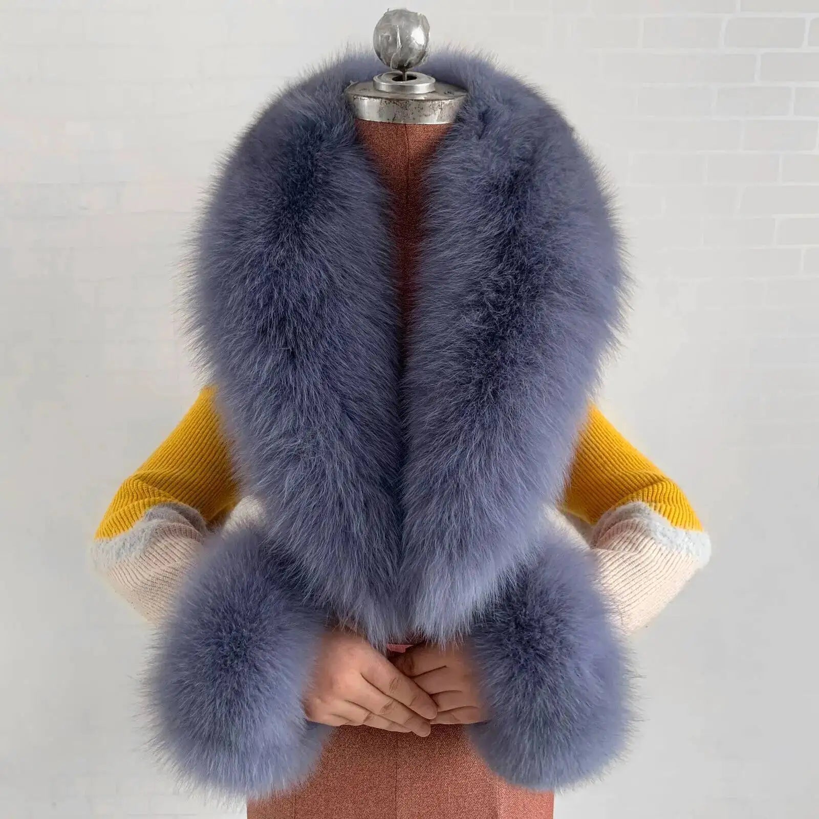 CowLost | winter-natural-fox-fur-scarf-and-cuff-set |54