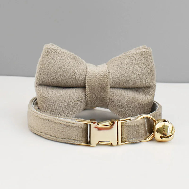 CowLost | neckties-personalized-luxury-velvet-cat-collar-with-bell-and-bow-tie |10