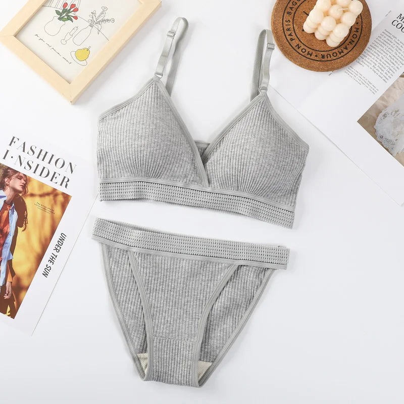 CowLost | product_id-women-s-wire-free-v-neck-push-up-bra-and-low-rise-brief-set |14