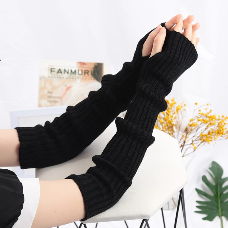 CowLost | activewear-pants-women-long-fingerless-knit-gloves |4