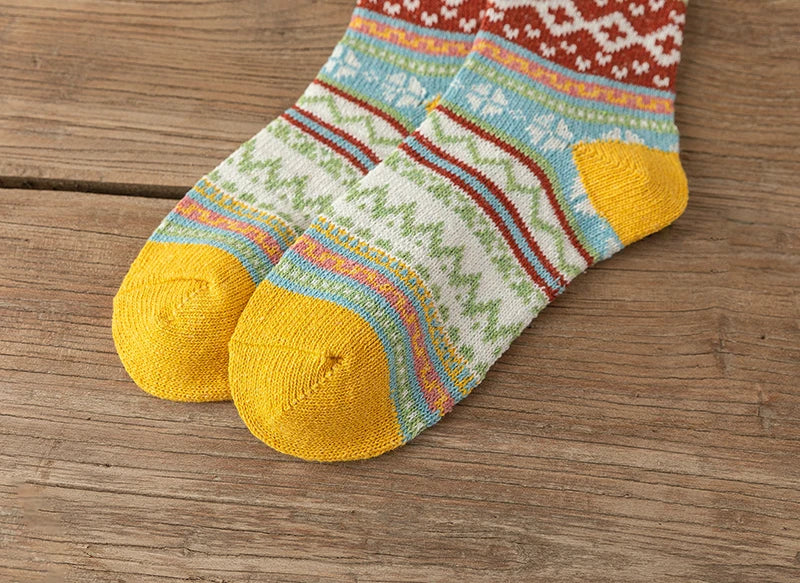 CowLost | sporting-goods-5-pairs-winter-thick-warm-women-vintage-socks |26